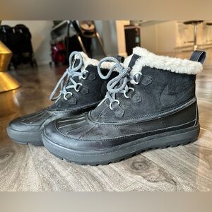 Women Nike Woodside Chukka 2 boot